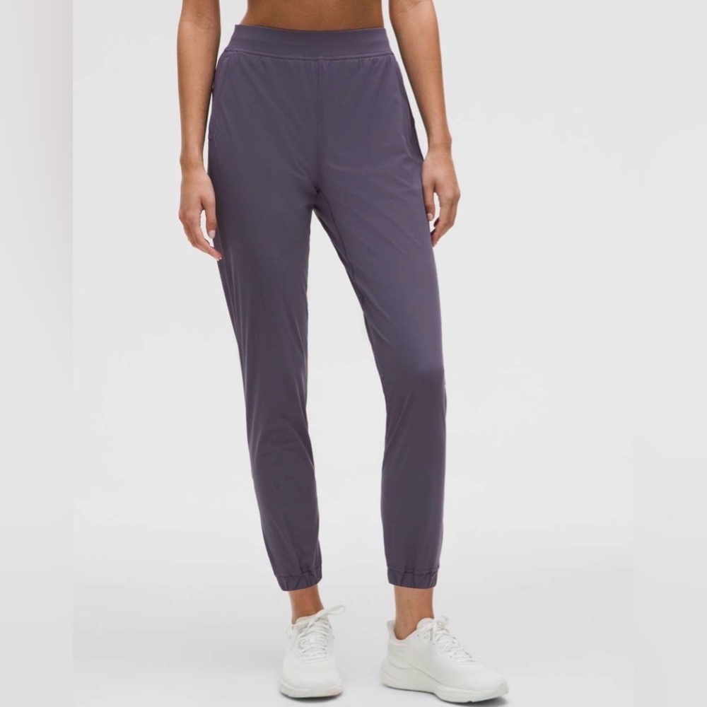 Lululemon Adapted State High-Rise Jogger *Full Length
Nightfall Size 6